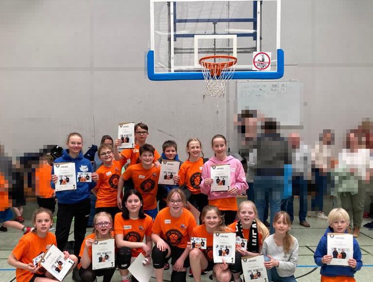 18 junge Basketballspieler/innen der LippeBaskets Werne nahmen am Ferien-Camp in Münster teil. Foto: privat