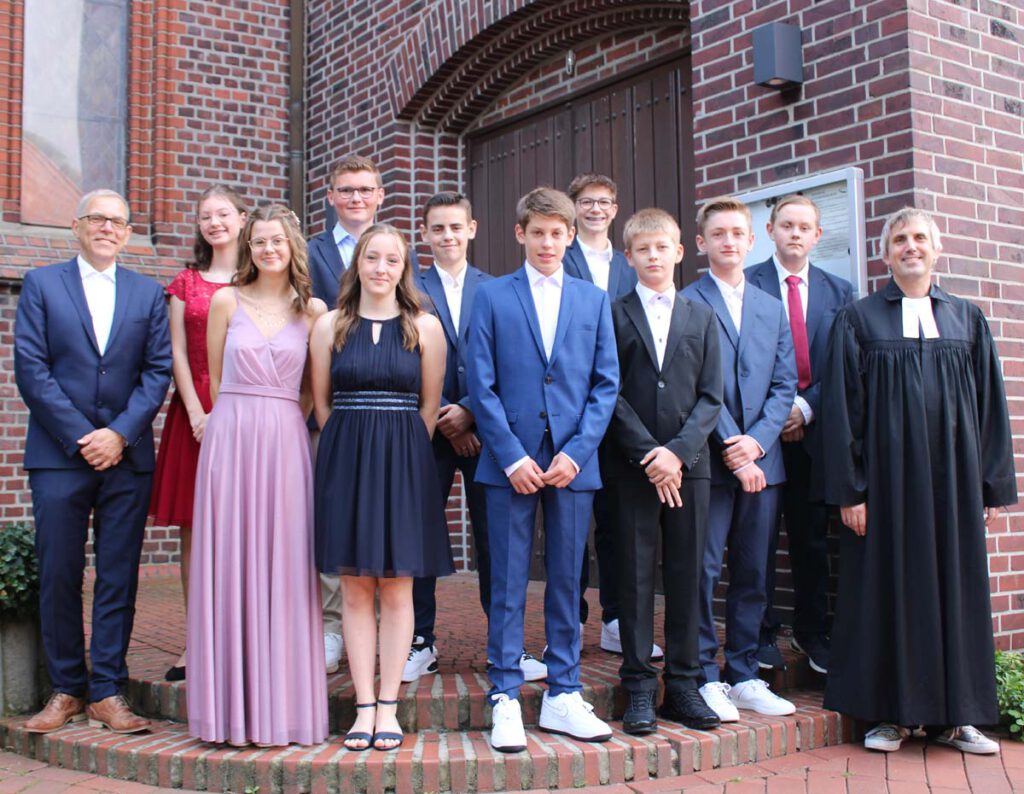 Diese Jugendlichen wurden in der Martin-Luther-Kirche konfimiert. Fotos: Ev. Kirchengemeinde