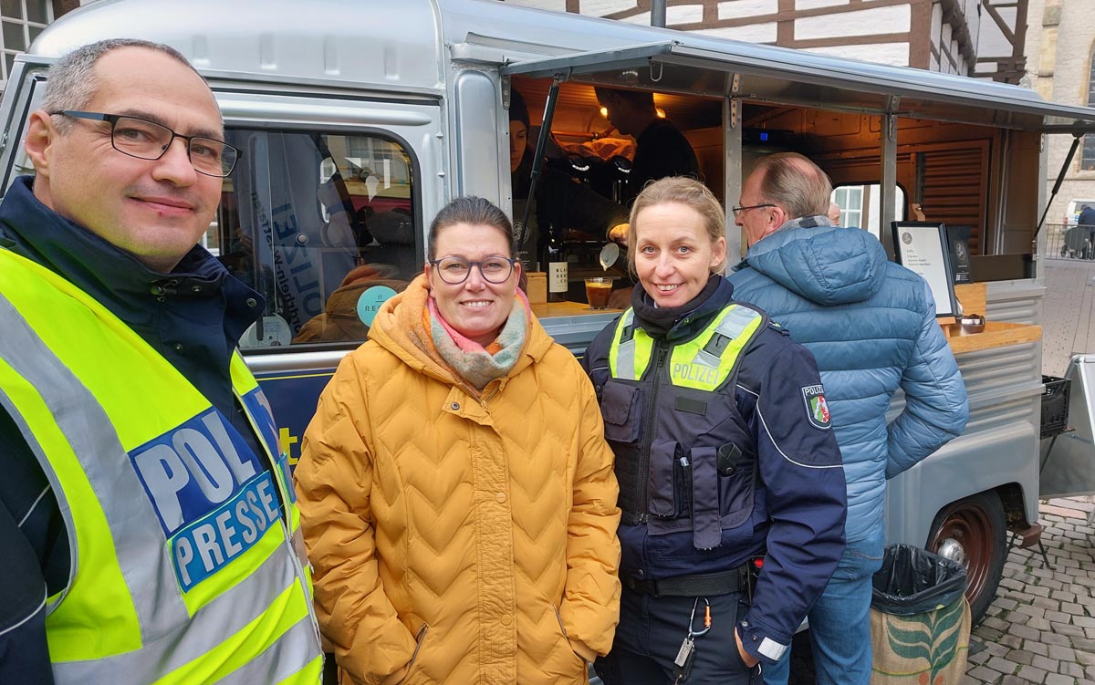 Mit ihren Bezirksdienstbeamten ist die Kreispolizei am Dienstag, 28. Mai, von 9 bis 13 Uhr deshalb auf dem Wochenmarkt in Werne. Archivfoto: Wagner