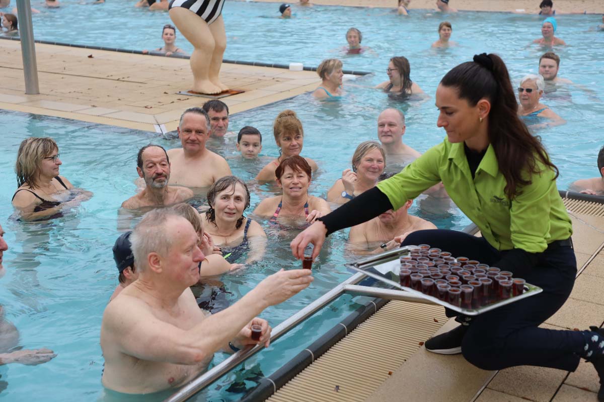 Das Solebad Werne lädt zum traditionellen Anschwimmen am Neujahrstag ein. Archivfoto: Isabel Schütte