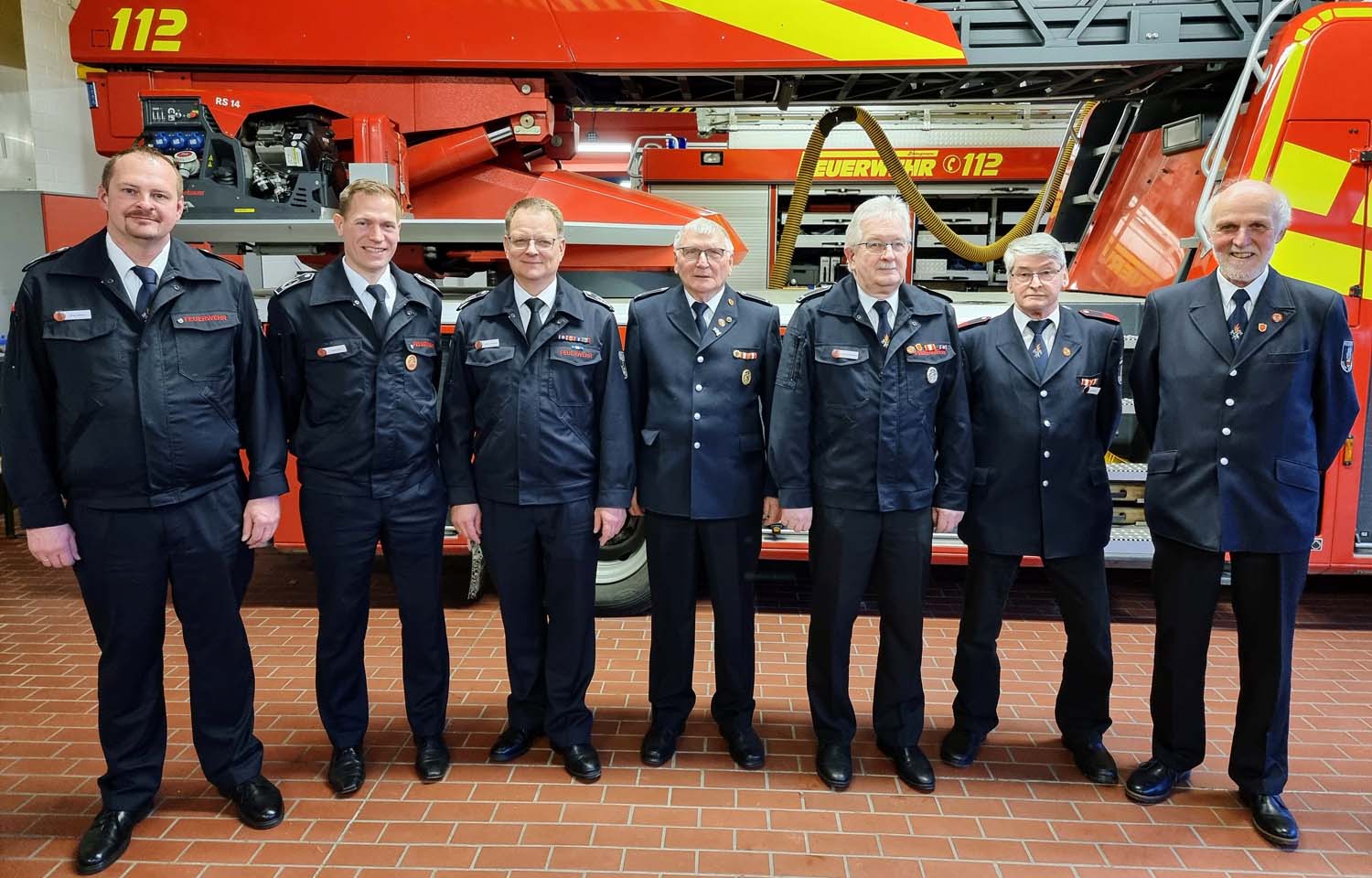 Auf dem Bild (von links) Sven Schubert, Tobias Tenk, Thomas Temmann, Norbert Dahlhoff, Karl Wilhelm Haverkamp, Klaus Kuhn und Ludger Mackenberg. Foto: FFW