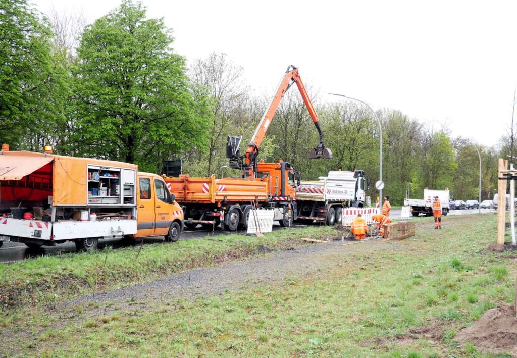 Für Bauarbeiten auf der Kamener Straße war die Lippebrücke nur einspurig befahrbar. Fotos: Gaby Brüggemann