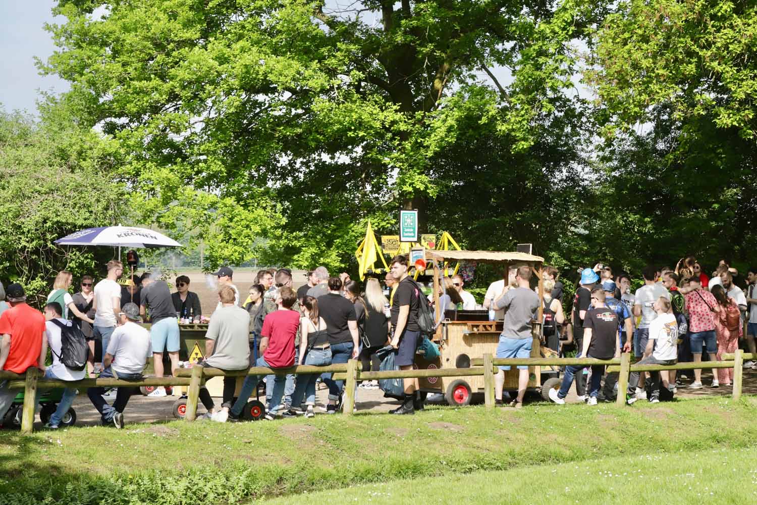 Bollerwagen und Sonnenschein - auf der Maifeier am Cappenberger See blieb alles friedlich. Foto: Stadt Lünen