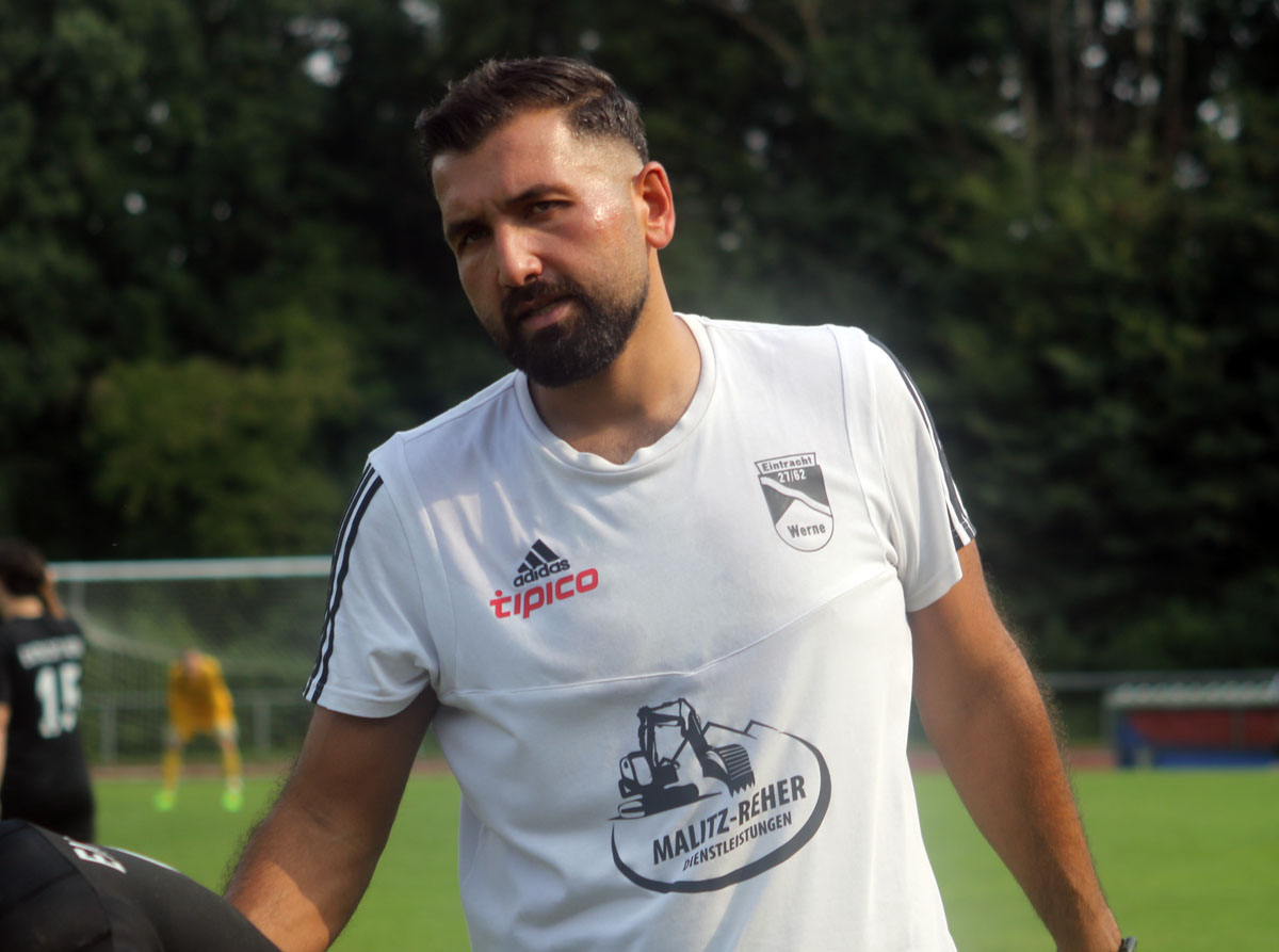 Mit der Defensivleistung seiner Truppe konnte Eintracht-Coach Aykut Kocabas nicht zufrieden sein. Foto: Niko Wagner