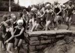 Die Schwimmbad-Tradition in Werne ist 150 Jahre alt. So sah das Schulschwimmen im Jahr 1935 aus. Foto: Archiv Solebad