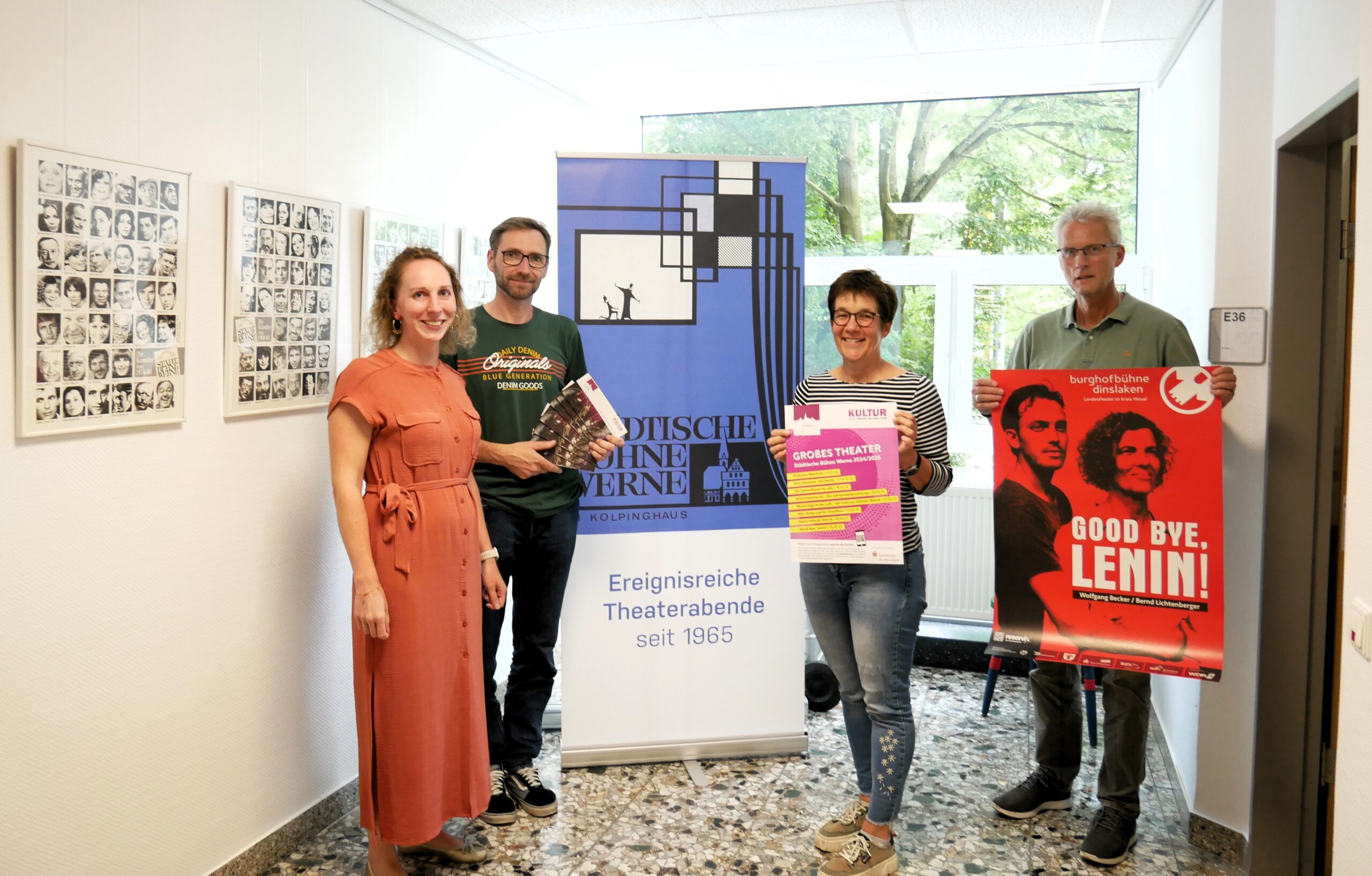 Für jeden etwas dabei: das Team des Kulturbüros mit Kathrin Kötter, Oliver Kohlmann, Marion Stegeman und Norbert Hölscher (v.l.) hat für den richtigen Genre-Mix in der neuen Theatersaison gesorgt. Foto: Gaby Brüggemann