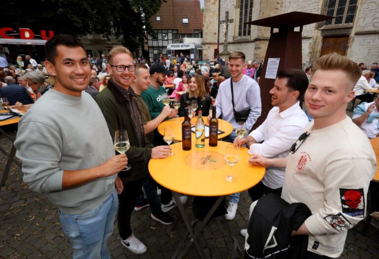 Erfolgsgeschichte: Weinfest der CDU begeistert wieder viele Menschen