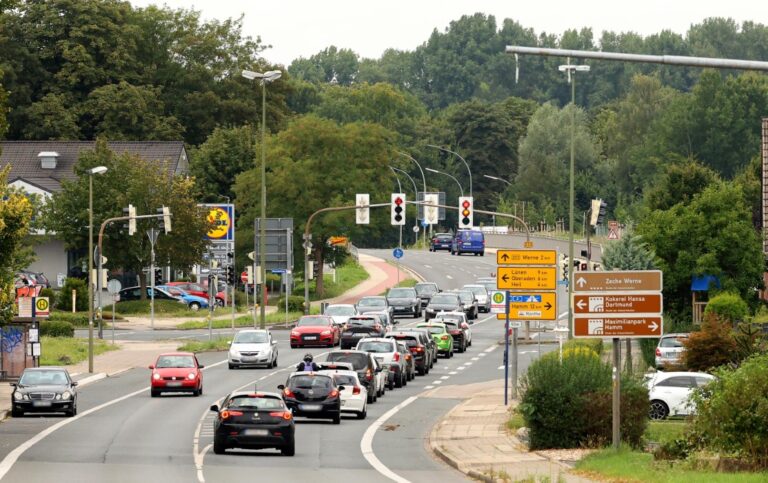 Die Kreuzung an der Werner Straße (B233) und dem Osten-/Westenhellweg (L736) wird vermutlich im September zur