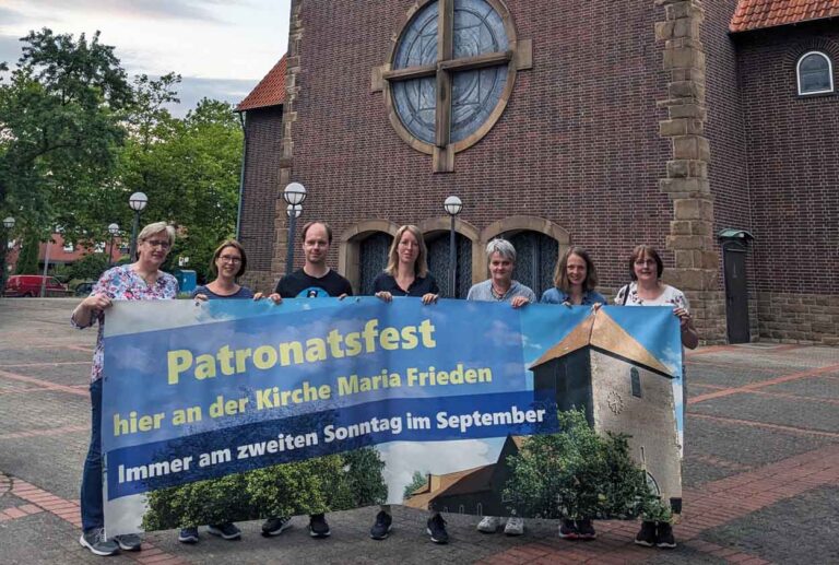 Das Organisationsteam freut sich auf ein buntes Fest rund um den Turm von Maria Frieden am kommenden Sonntag. Foto: privat