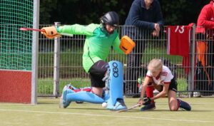 Bärenstarke Leistung: Torhüterin Maya Biermann bewahrte ihr Team mit etlichen Glanzparaden ein ums andere Mal vor einem Gegentor. Fotos: Raphael Haag