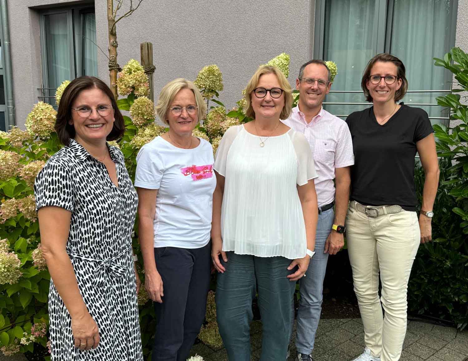 Mit viel Vorfreude und spannenden Plänen geht der Lions Club Werne in die kommende Saison und blickt erwartungsvoll in das neue Lions Jahr (von links): Janine Wiewel, Andrea Blumrich, Präsidentin Bettina Stilter, Dr. Patrick Tonner und Claudia Bleckmann (Past Präsidentin). Foto: privat