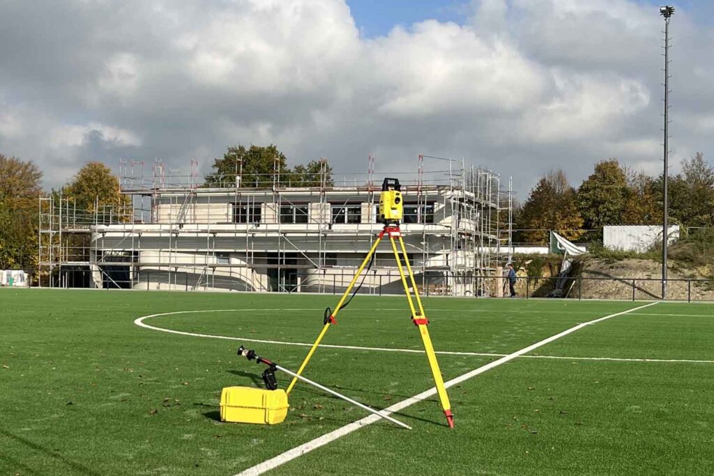 Der Kunstrasenplatz am Vereinsheim ist fertiggestellt und abgenommen. Der SC Capelle kann dort künftig witterungsunabhängig trainieren. Foto: Gemeinde Nordkirchen/Hauck