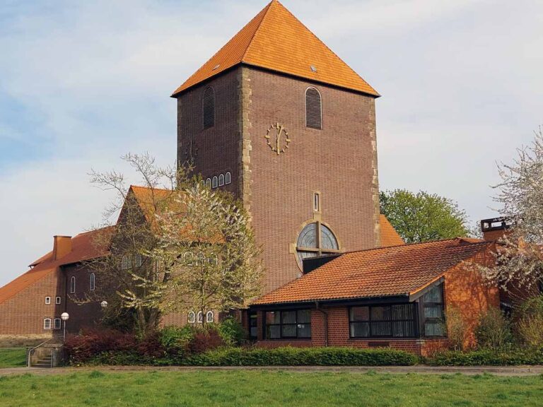 Die Kirche Maria Frieden steht im Mittelpunkt der Fotoreise. Foto: Archiv