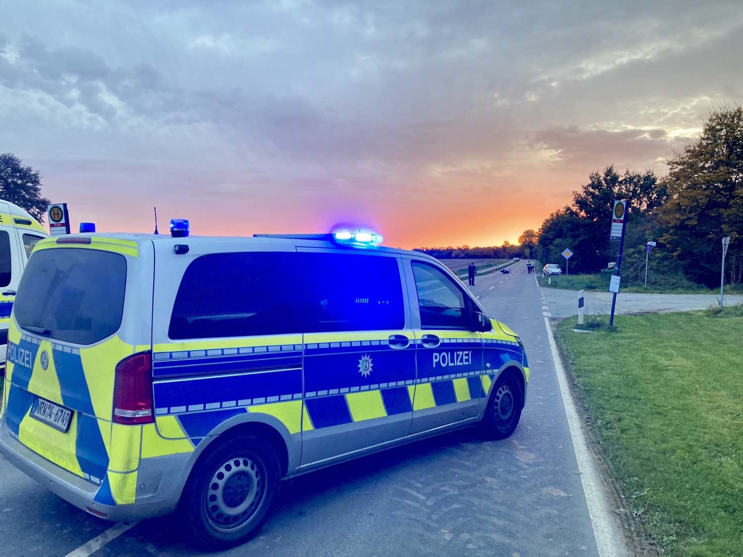 Ein schwerer Verkehrsunfall zwischen einer Radfahrerin und einem Motorradfahrer ereignete sich in Nordkirchen. Foto: Polizei Coesfeld