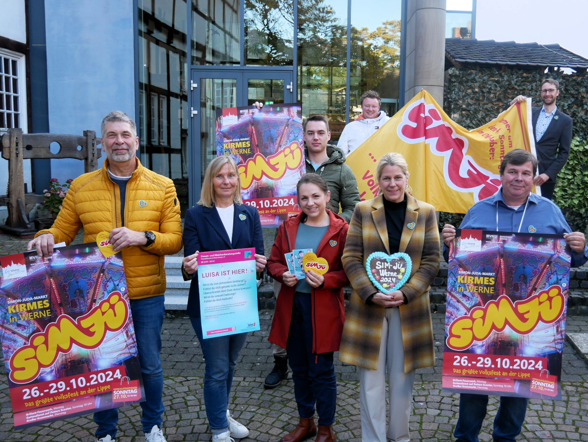 Sim-Jü 2024 kann kommen: Vom 26. bis 29. Oktober drehen sich nicht nur all die Karussells auf der Kirmes, sondern auch ansonsten alles um den großen Freimarkt in Wernes Innenstadt. Foto: Gaby Brüggemann