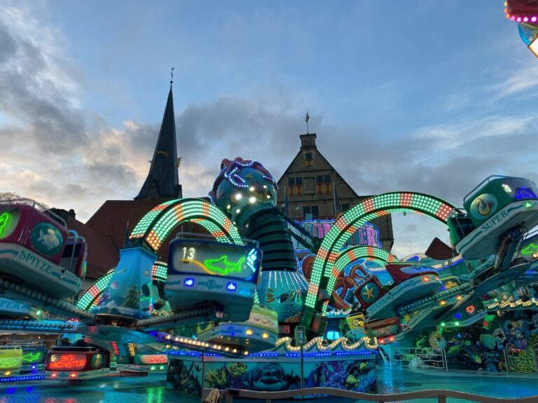 Schon lange bevor die ersten Karussells kamen, war der Simon-Juda-Markt über Wernes Stadtgrenzen hinaus bekannt. Foto: Anke Barbara Schwarze