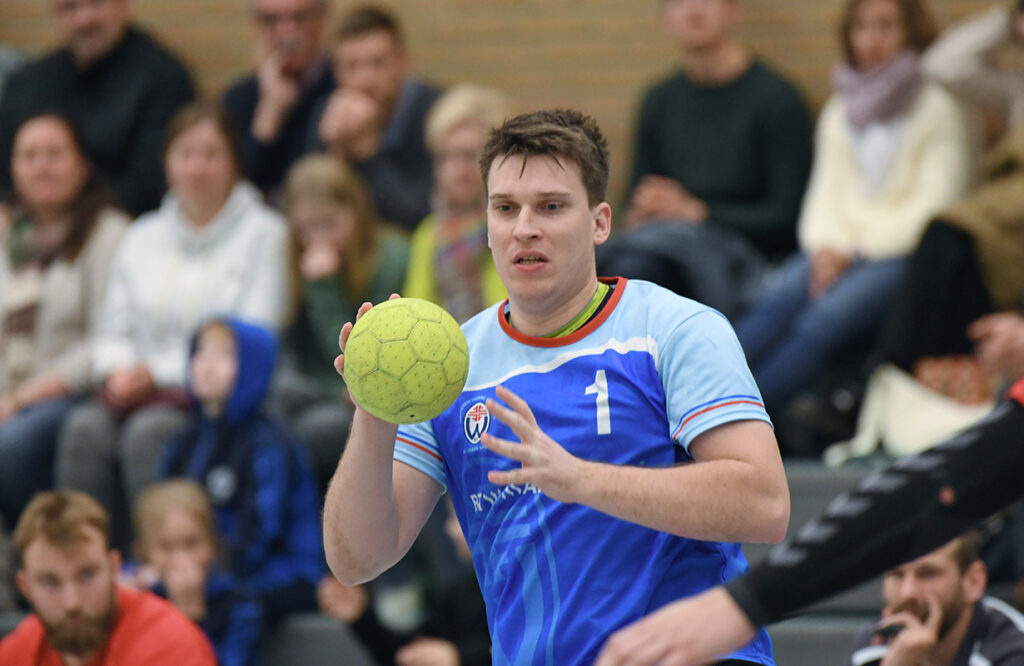 Tobias Schüttpelz quälte sich mit einer Verletzung durch das Spiel. Trotzdem traf er gegen Heeren-Werve sechsmal.   Archivfoto: MSW