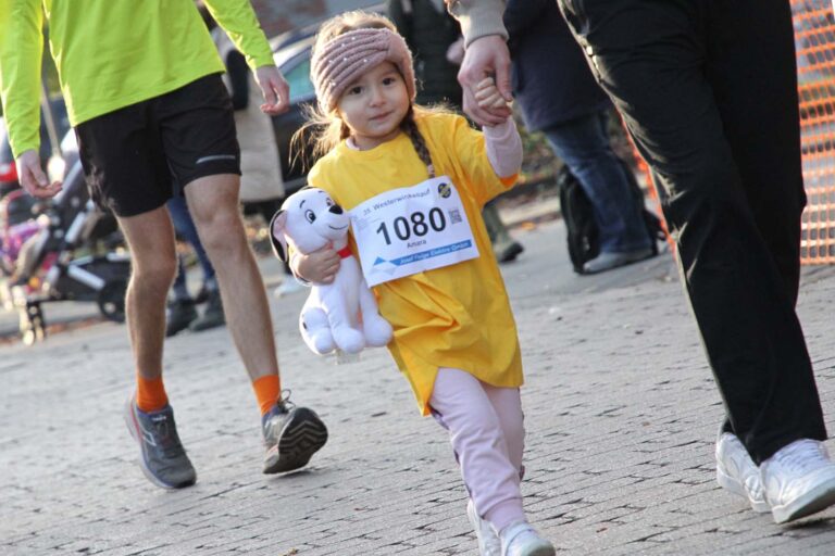 Mit viel Freude waren auch die Jüngsten beim Westerwinkellauf in Herbern am Start. Fotos: Isabel Schütte