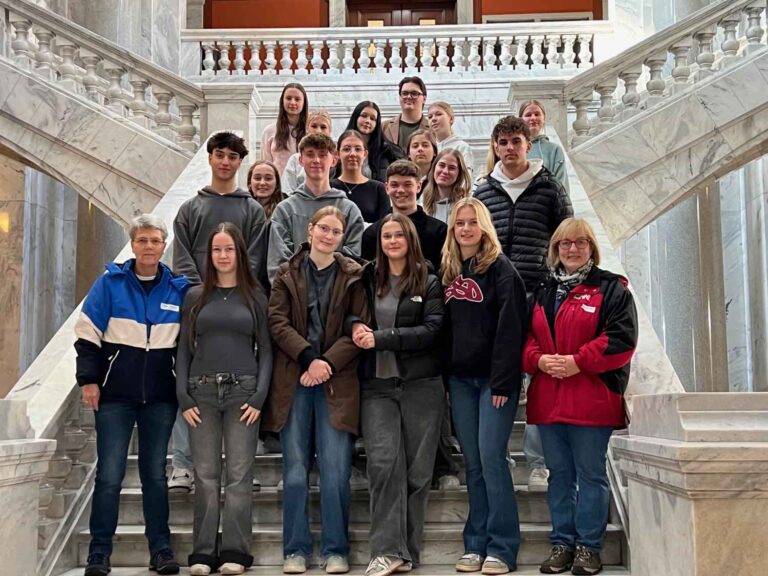 17 Schülerinnen und Schüler des Anne-Frank-Gymnasiums waren mit ihren Lehrerinnen zu Gast in Kentucky. Foto: AFG