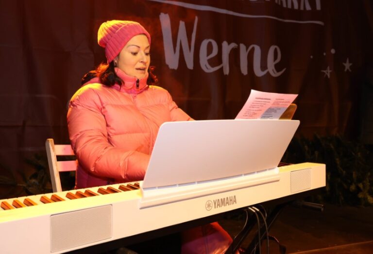 Margarita Lebedkina läutet den Endspurt des Jahres in ihrer Musikschule ein. Foto: Volkmer