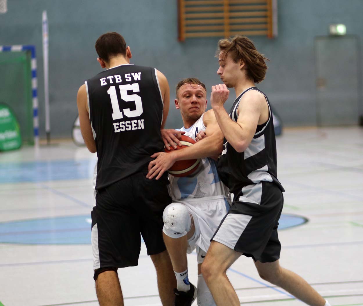 Lukas Wiedey bewies auch im Rückspiel gegen ETB SW Essen 2 Durchsetzungsvermögen und führte die LippeBaskets zum wichtigen Auswärtserfolg. Archivfoto: Wagner