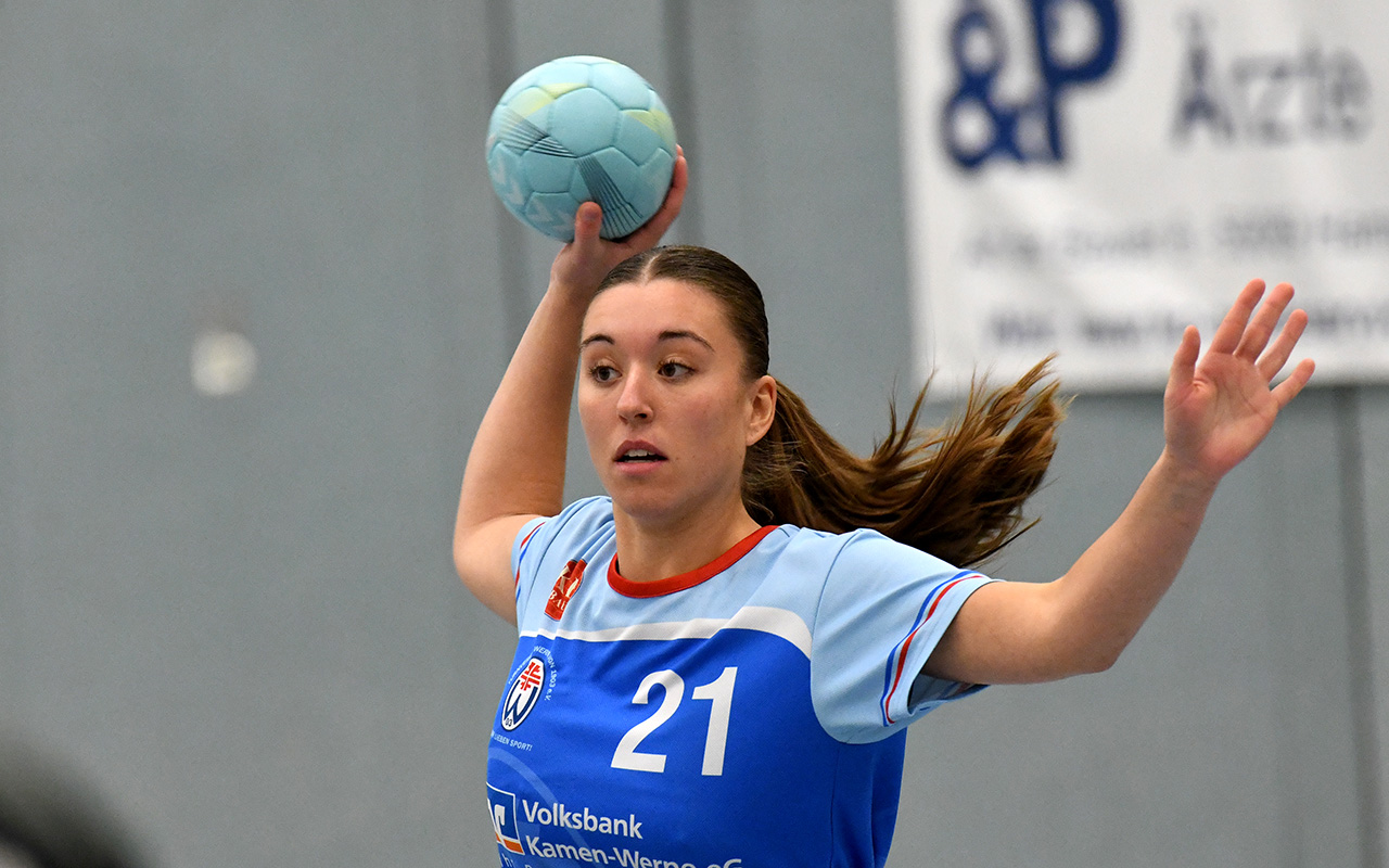 Mit einem Sieg über die zweite Mannschaft des SV Königsborn starteten Lea Schaaf und die Handballerinnen des TV Werne ins neue Jahr. Archivfoto: MSW