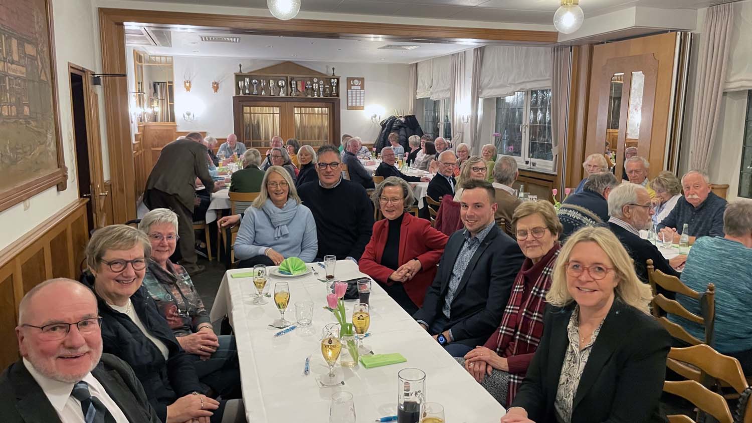 Beim Grünkohlessen der Senioren-Union standen kommunale und landes- sowie bundespolitische Themen auf dem Programm. Foto: privat