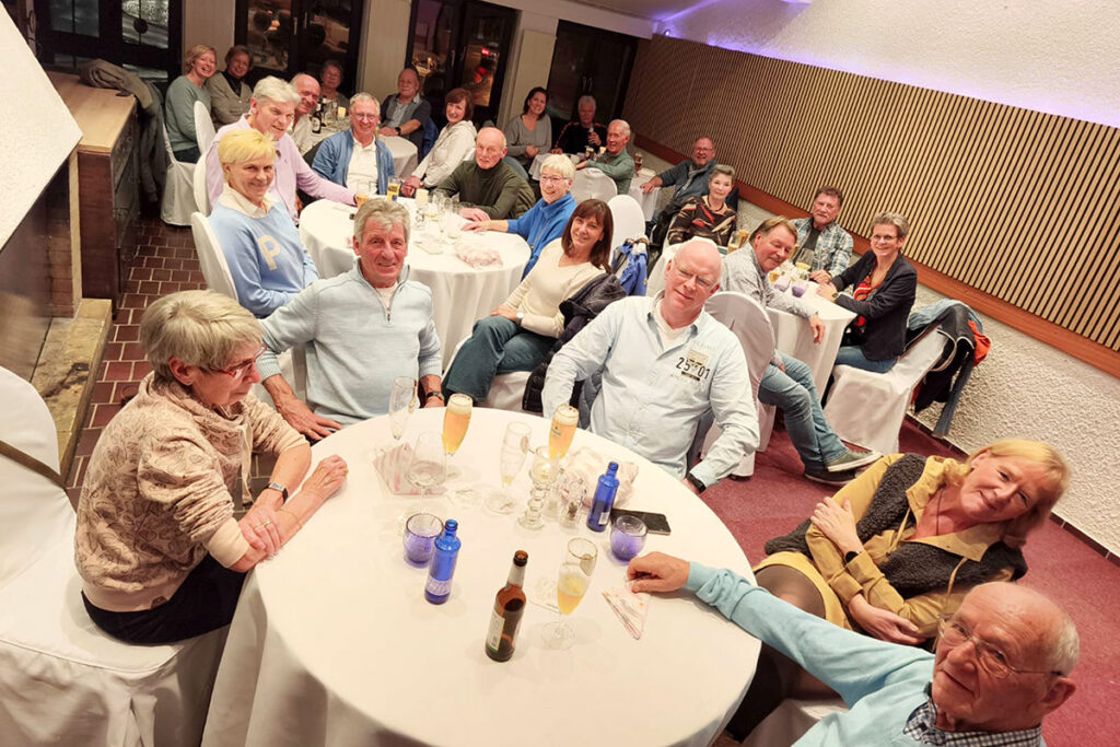 In gemütlicher Runde ließen die Ü 60-Senioren des WSC mit ihren Gästen den Tag im Restaurant „Hornemühle“ ausklingen.   Foto: WSC 