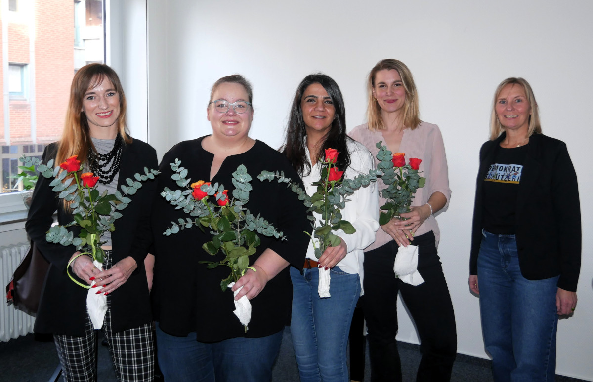 „Sexismus mit System“ lautete der Titel der Podiumsdiskussion mit Lydia Schmölzl, Alexandra Schoo, Moderatorin Leonie Schulte und Monika Eichmanns (v.l.). Foto Gaby Brüggemann