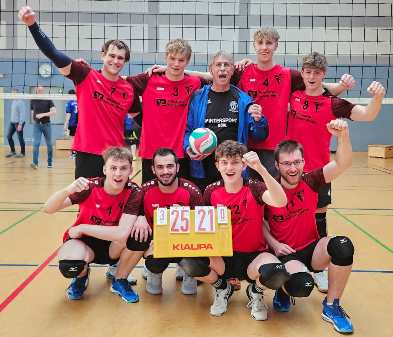 Die Volleyballmänner des Werner SC feierten den dritten Sieg in Serie. Foto: Kollhoff